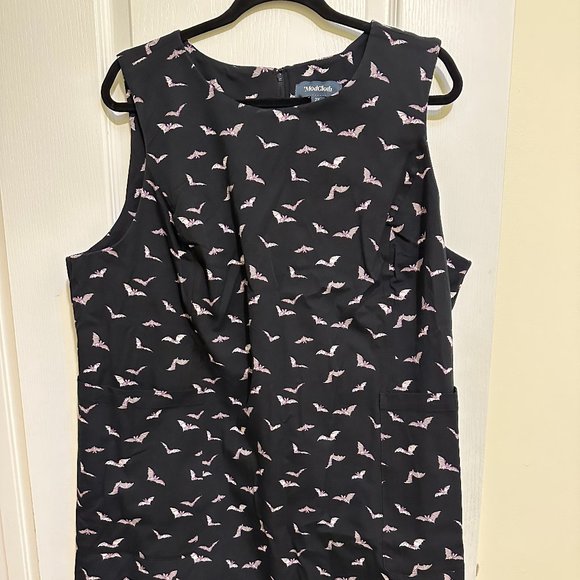 Modcloth Dresses & Skirts - Modcloth Bat Print Shift Dress with Pockets